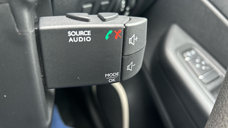 Renault Captur 0.9 TCE 90 Play 5dr Petrol Hatchback